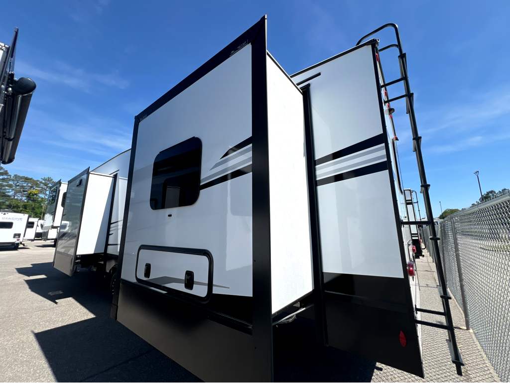 2026 VENTURE RV SPORTTREK 365VFL - Image 3