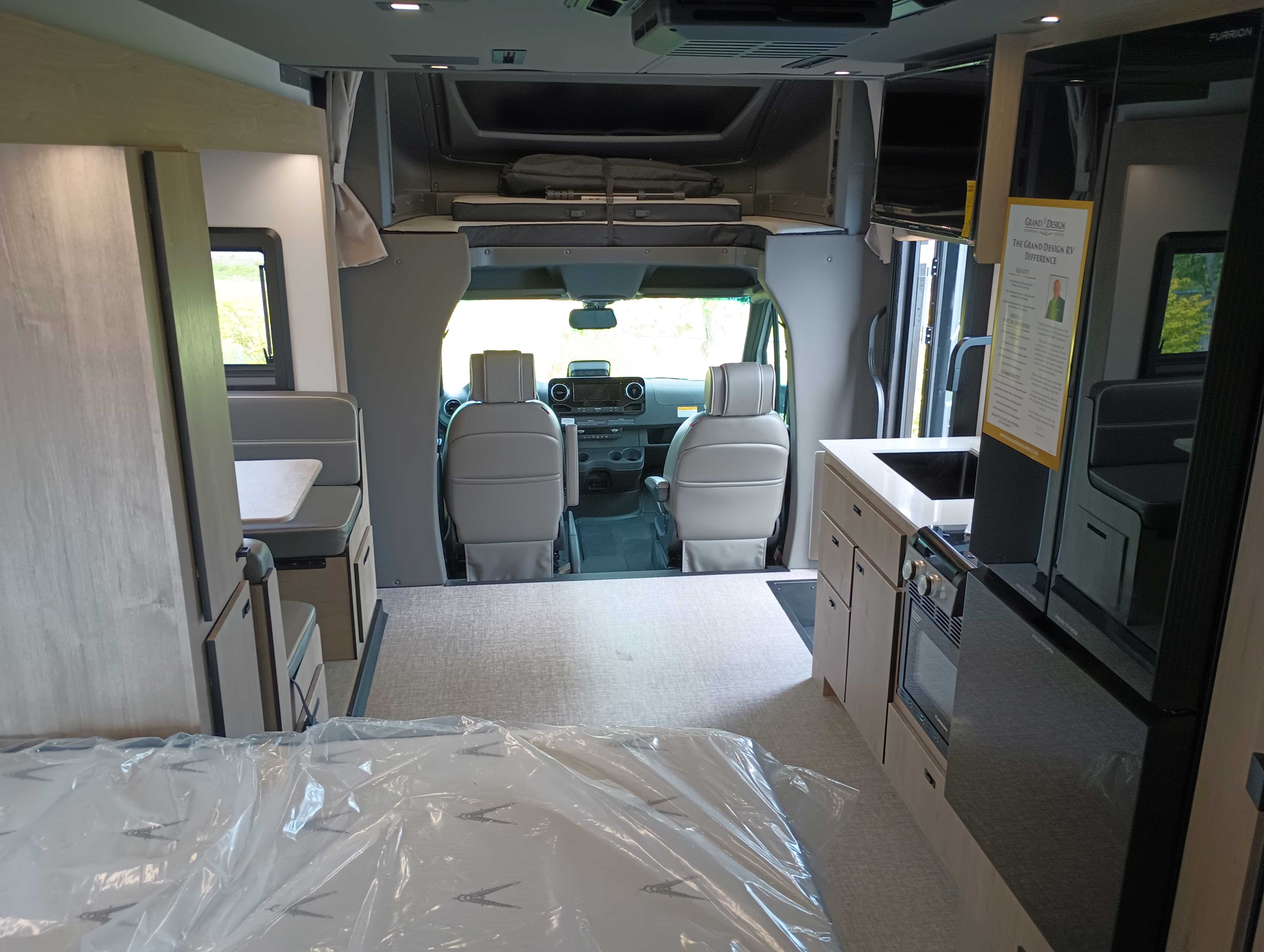 2027 Grand Design Lineage Series M 25FW - Image 17