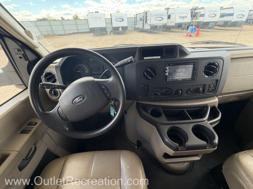 2019 THOR FOUR WINDS 28Z - Image 14