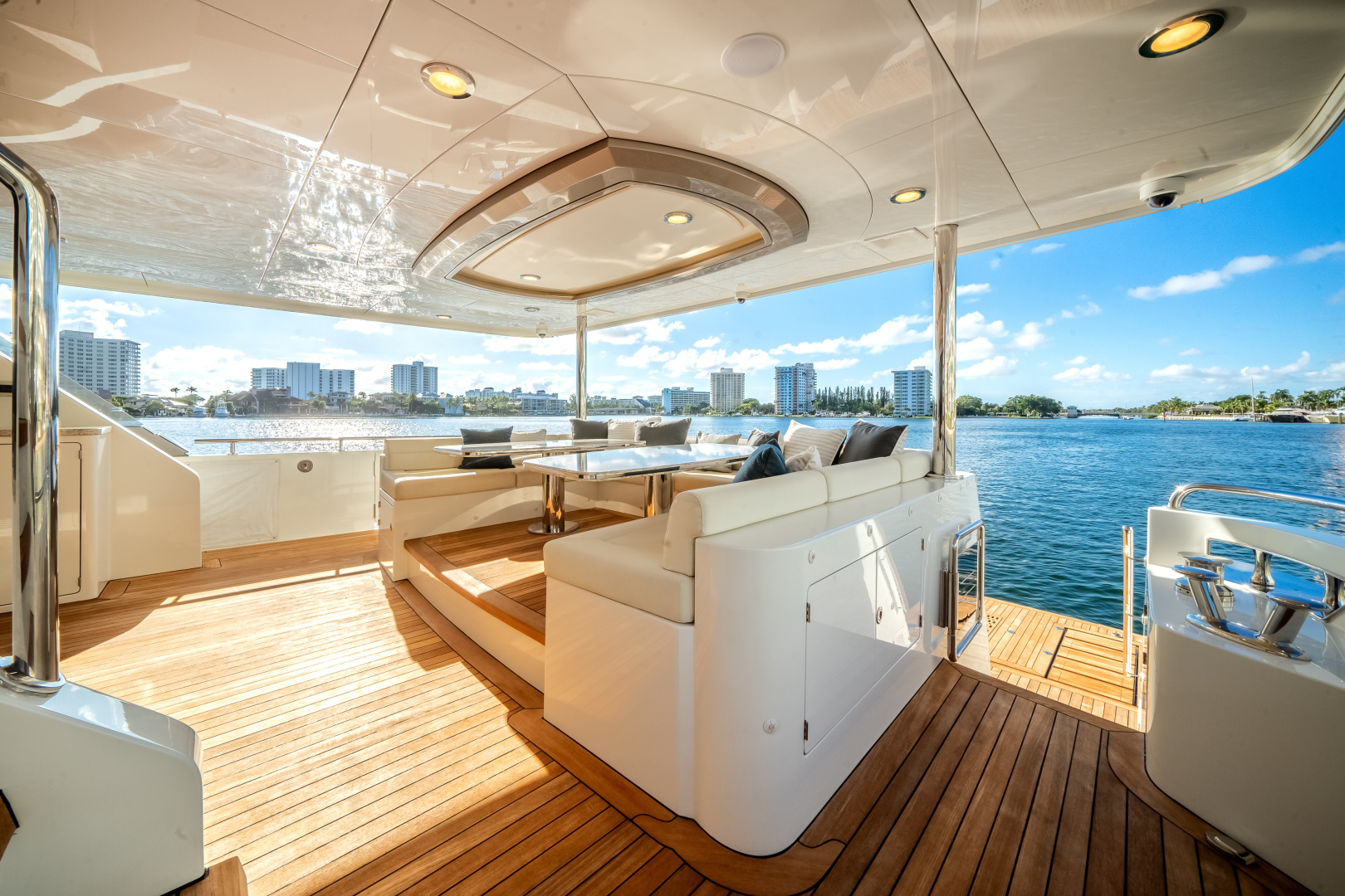 2022 Ocean Alexander 32L - Image 11