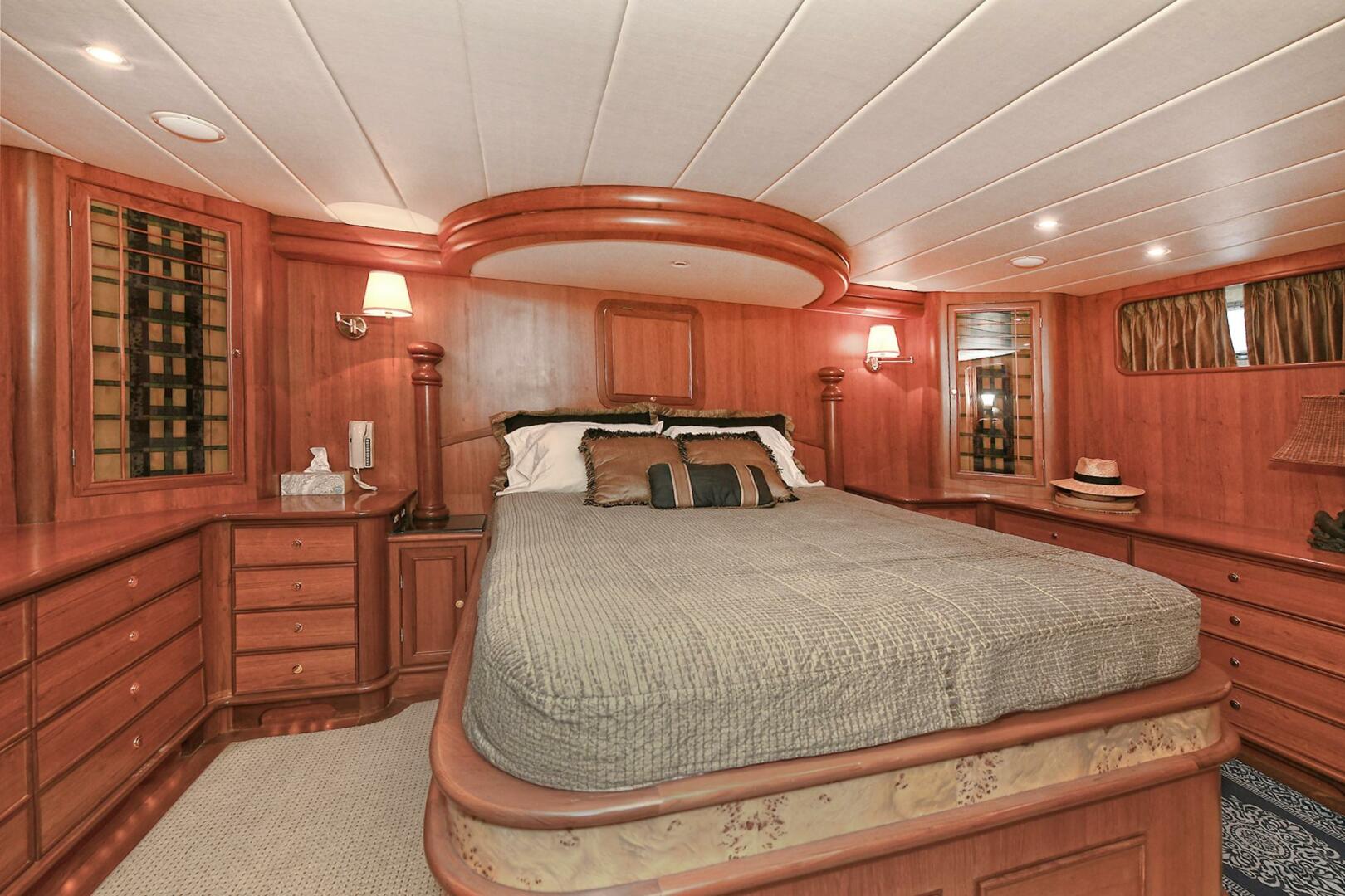 2002 Grand Alaskan Flushdeck - Image 38