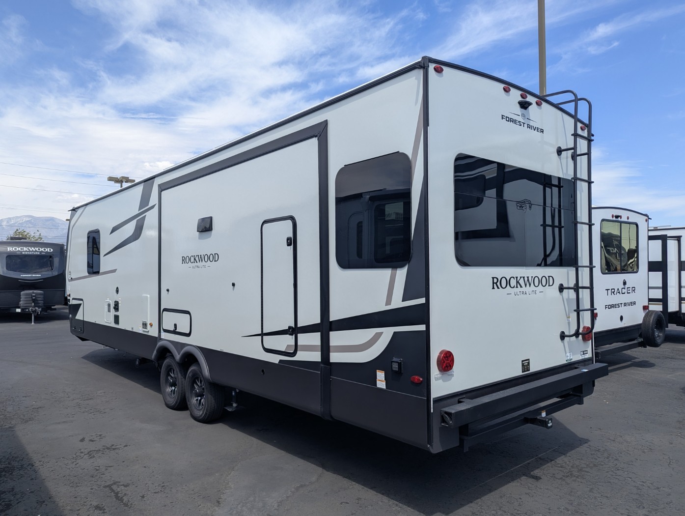 2027 Forest River Rockwood Ultra Lite 2916RL - Image 7