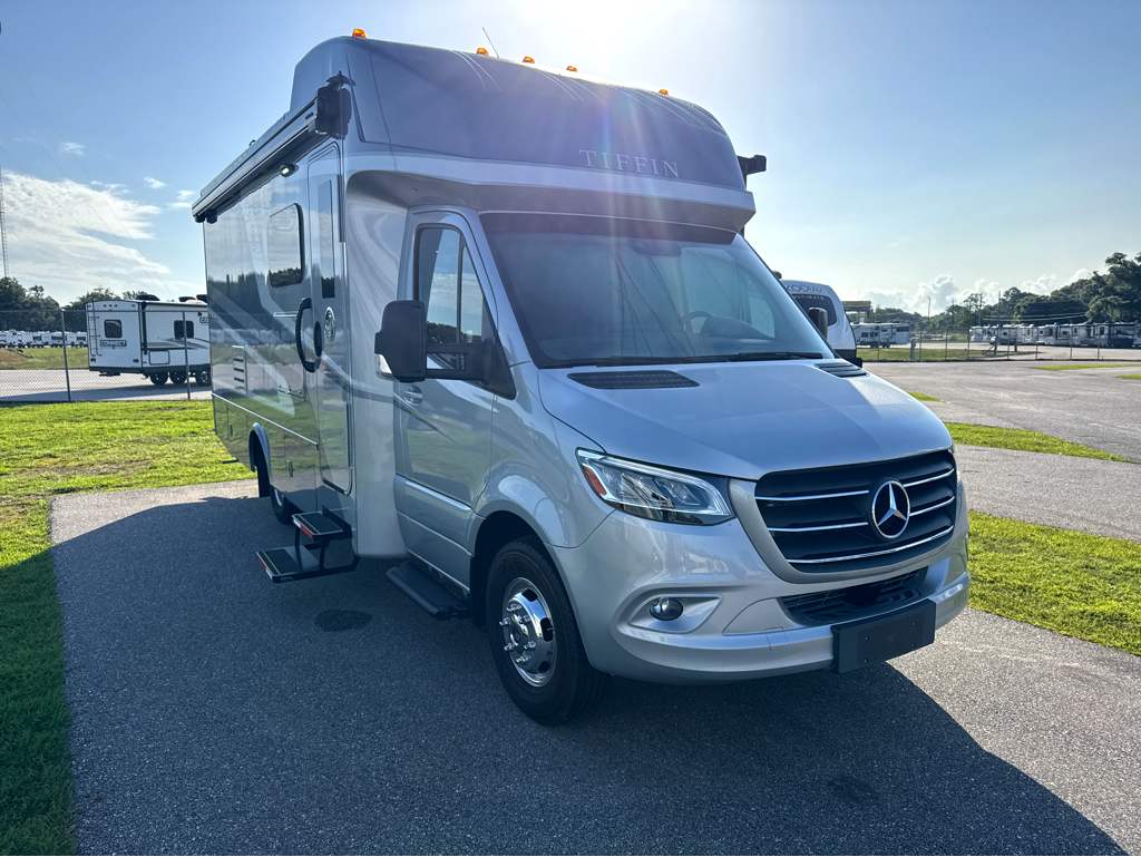 2024 TIFFIN WAYFARER 25JW - Image 1