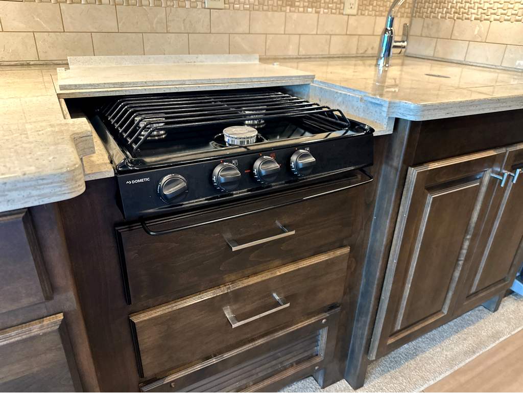2018 TIFFIN ALLEGRO RED 37BA - Image 16