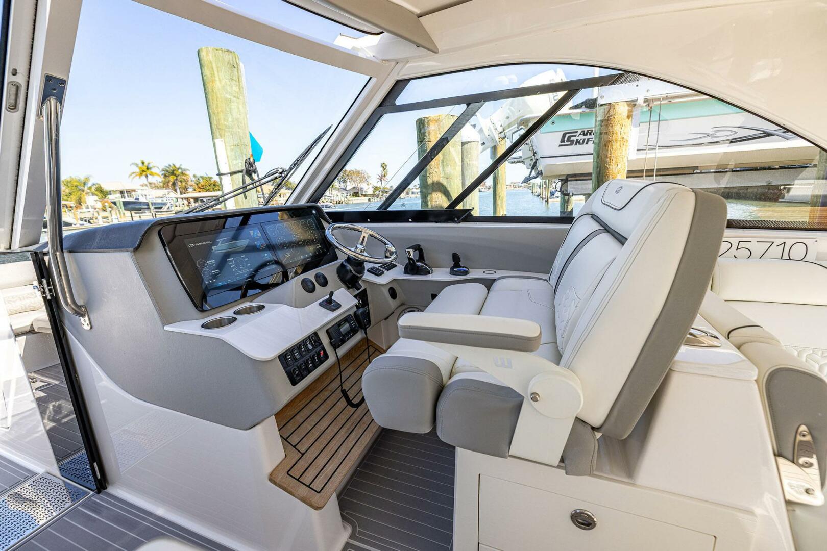 2022 Regal LX 36 - Image 34