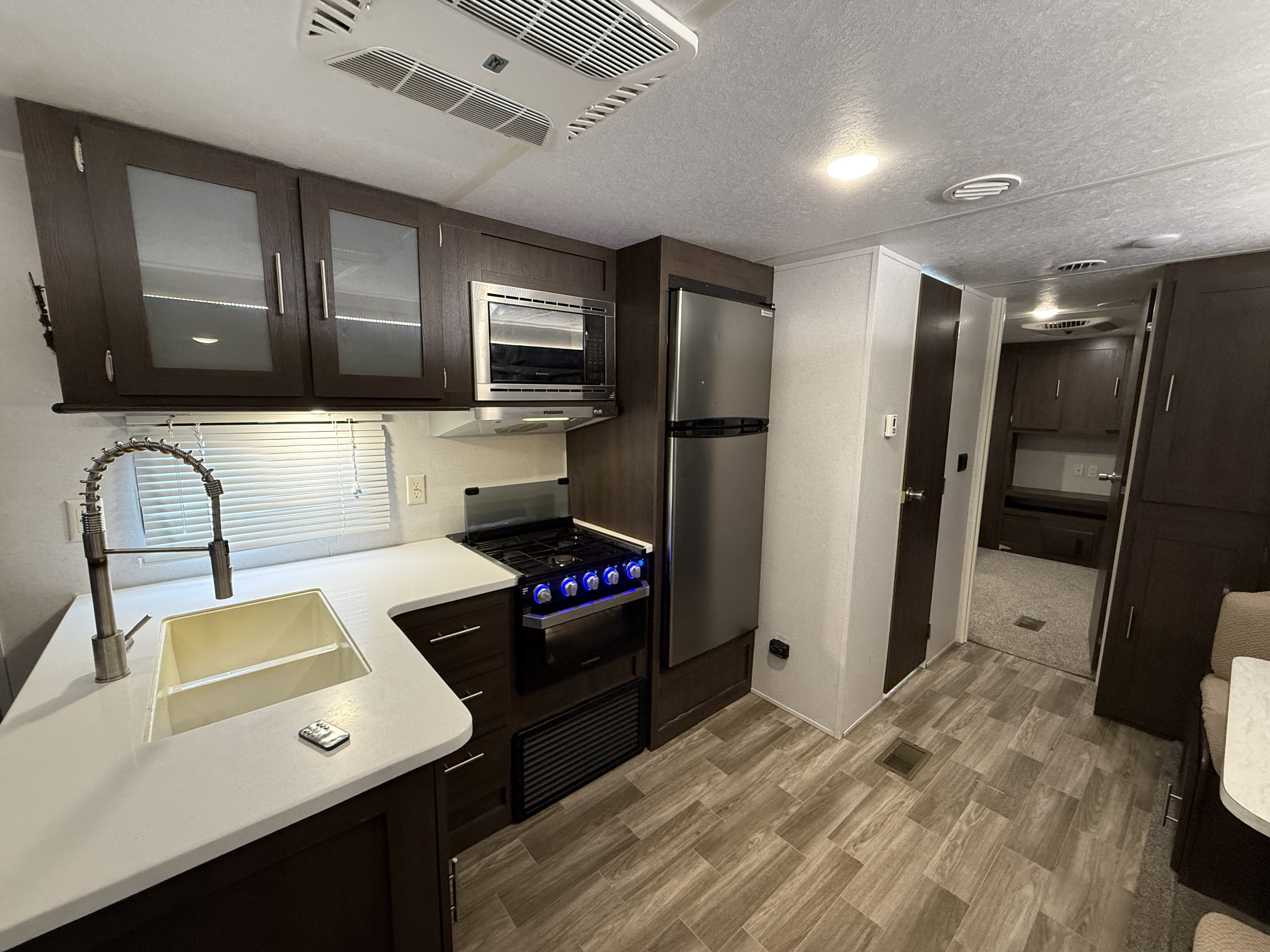 2019 Forest River Wildwood 31KQBTS - Image 11