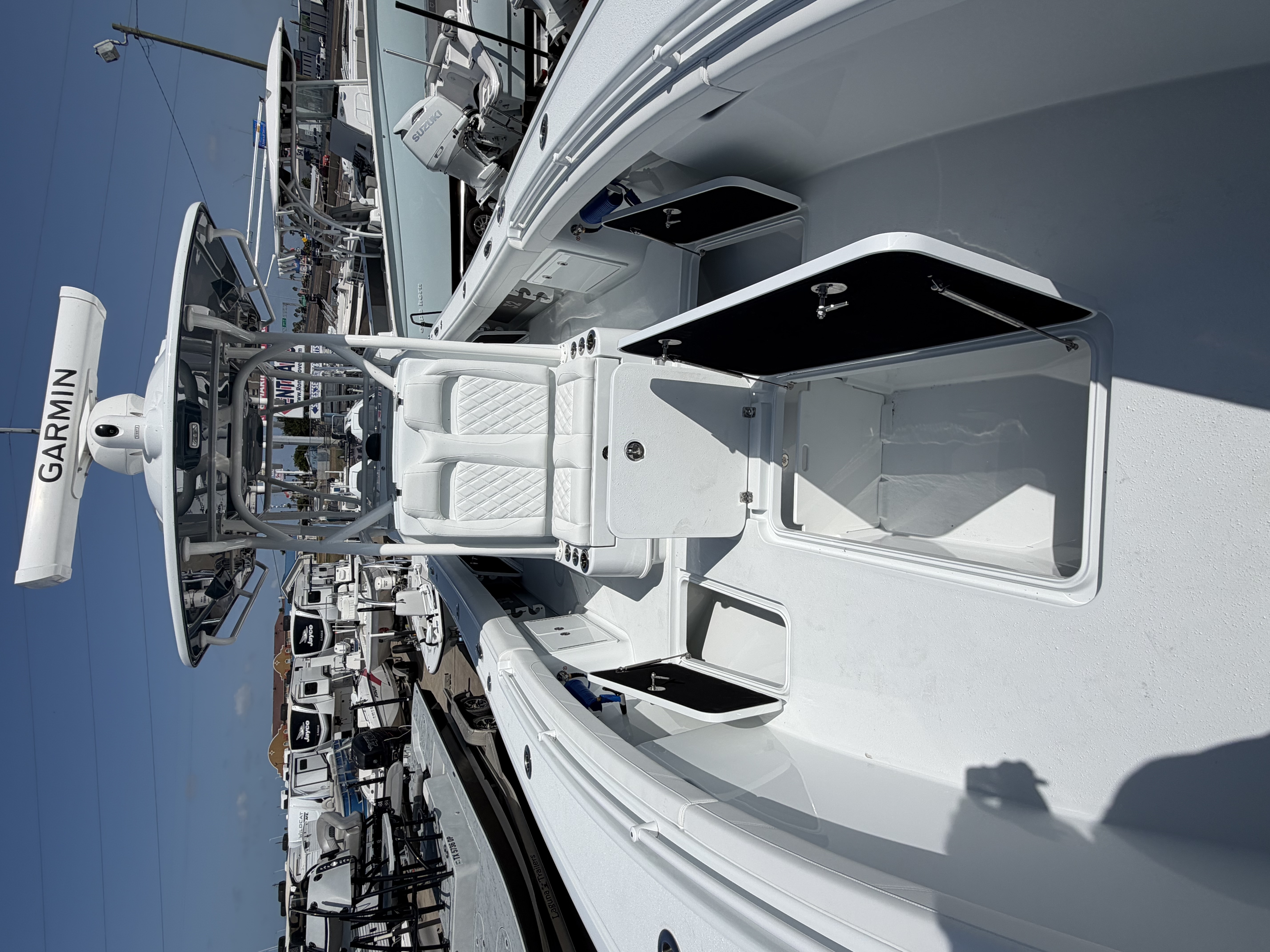 2027 YELLOWFIN 32 OFFSHORE - Image 11