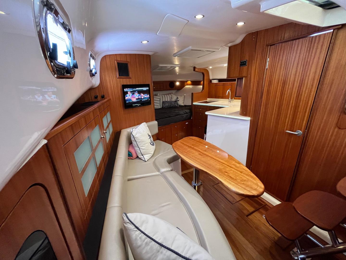 2016 Pursuit OS 385 Offshore - Image 23