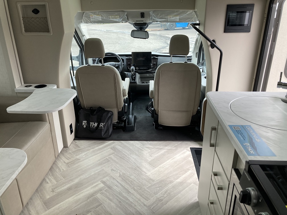 2027 Thor Motor Coach Gemini Trip 24KB - Image 34