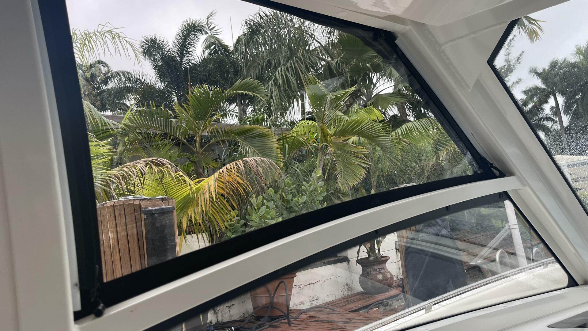 2016 Boston Whaler - Image 158