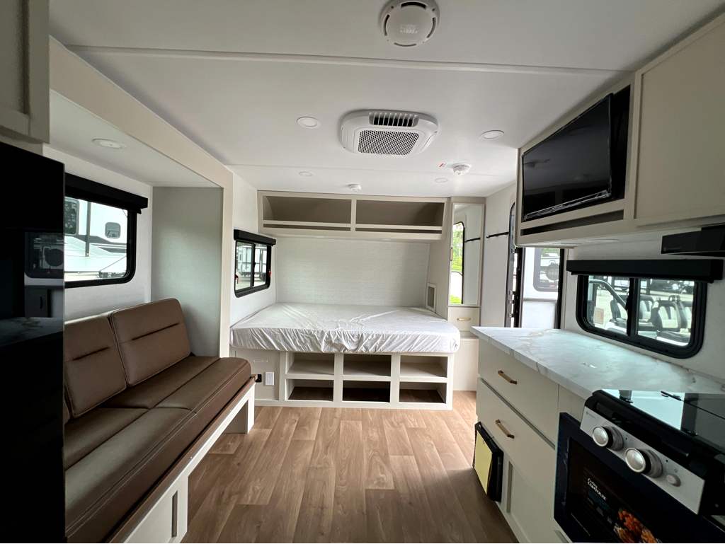 2027 GRAND DESIGN IMAGINE AIM 16MLA - Image 18