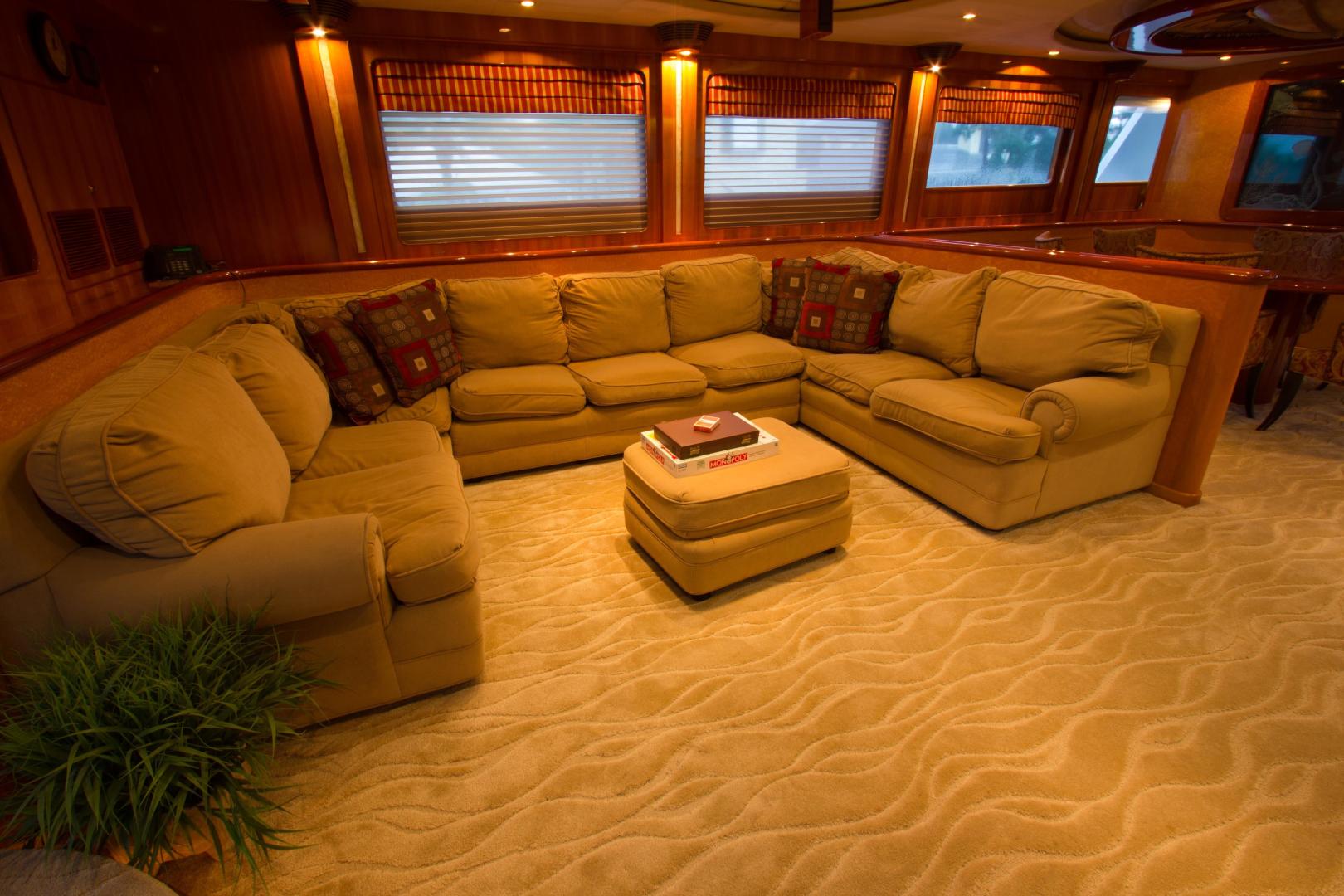 2002 President 100 Motor Yacht - Image 9