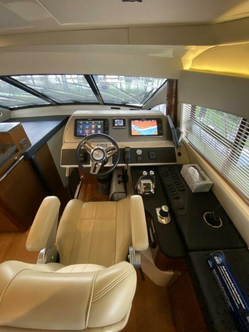 2016 Sea Ray 510 FLY - Image 12