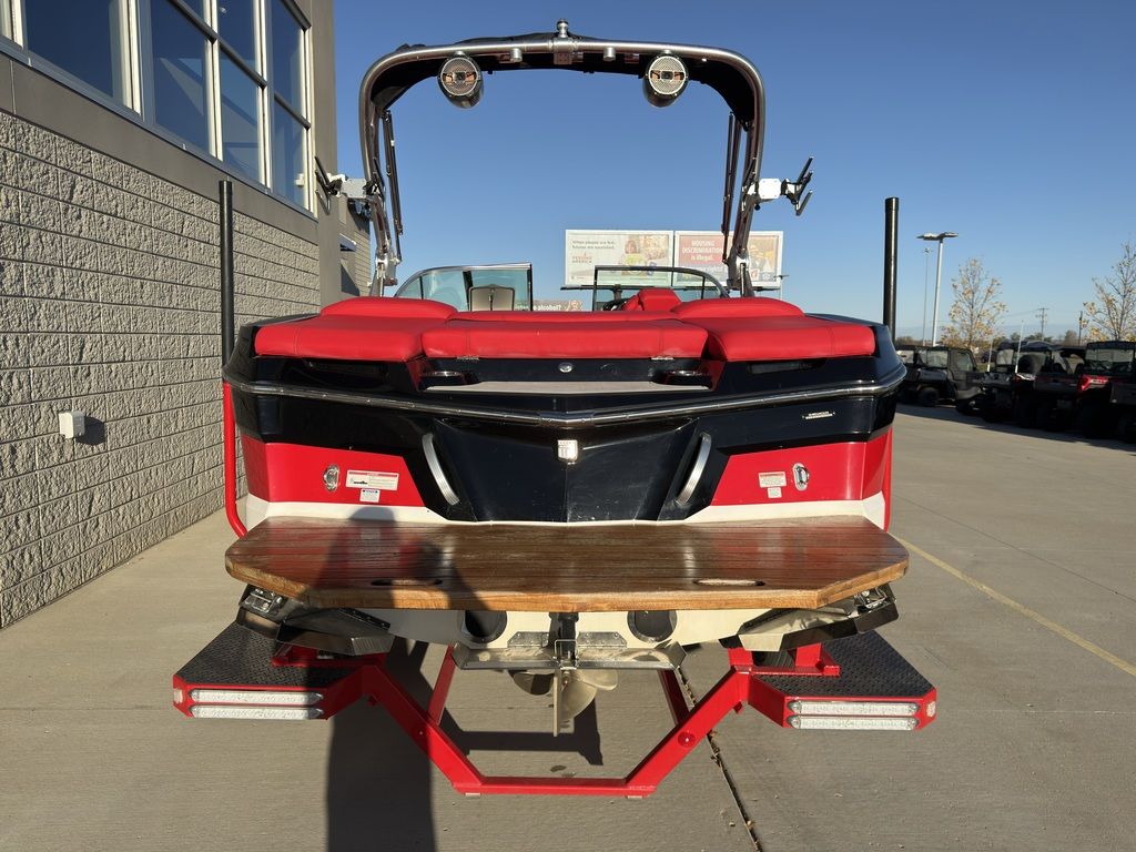 2019 MasterCraft XT22 - Image 14