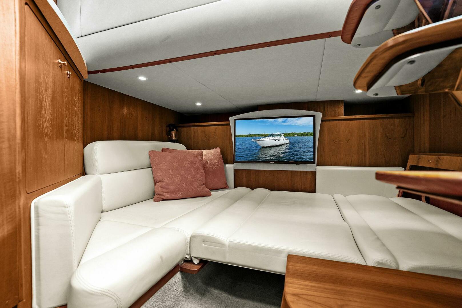 2008 Tiara Yachts 3500 Sovran - Image 8
