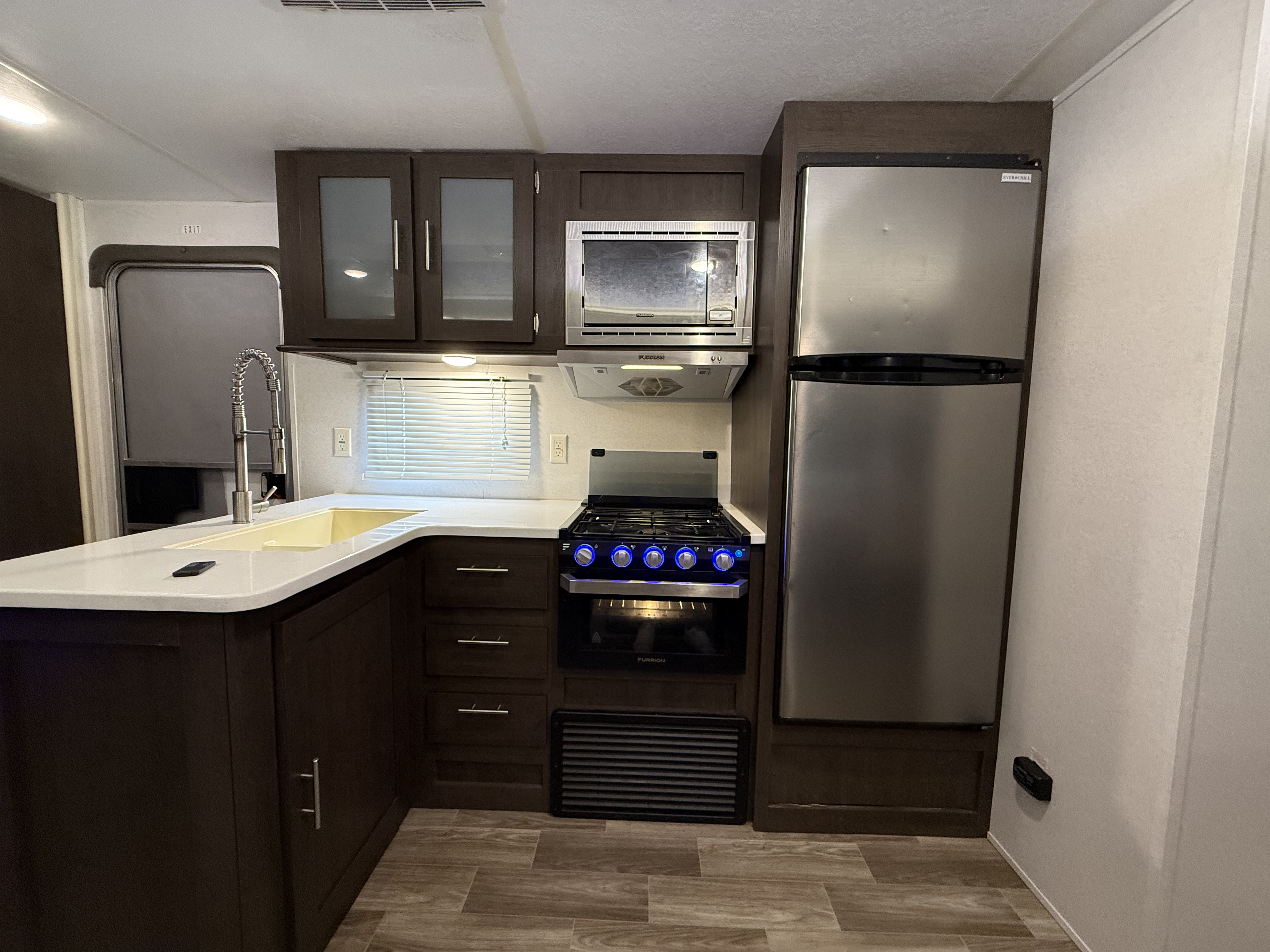 2019 Forest River Wildwood 31KQBTS - Image 12