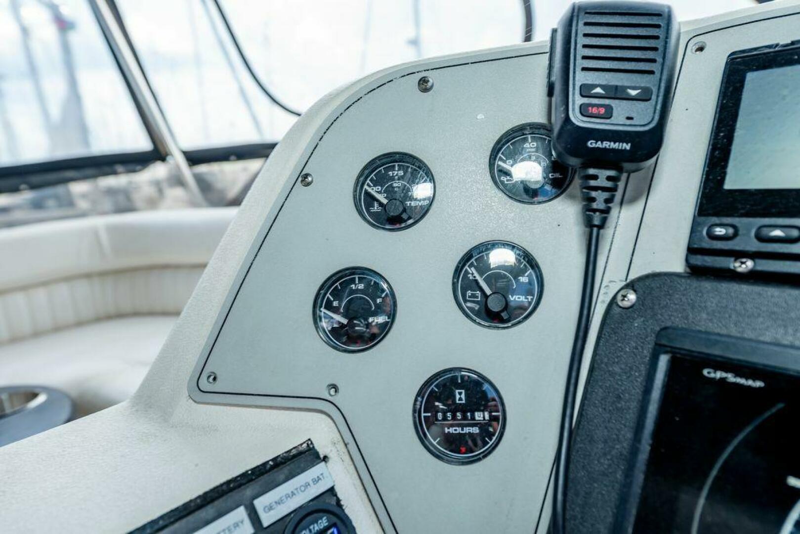 1991 Cruisers Yachts 3850 Aft Cabin - Image 37