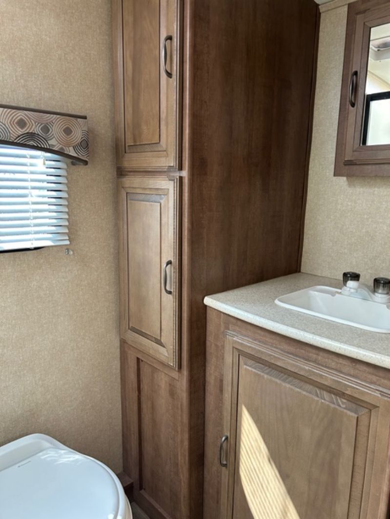 2016 Cruiser RV Fun Finder Xtreme Lite X-214WSD - Image 11