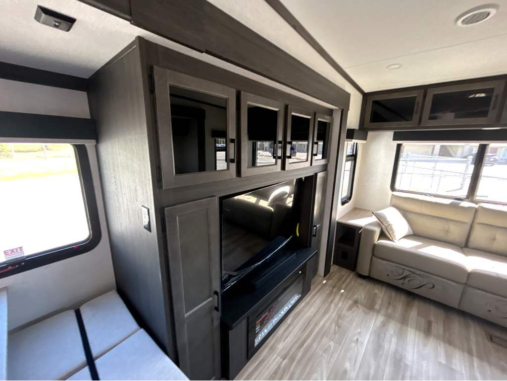 2026 VENTURE RV SPORTTREK 363VFR - Image 12