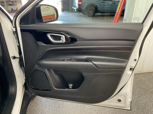 2025 Jeep Compass Trailhawk 4x4 - Image 28