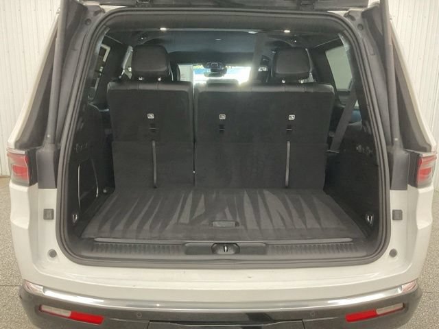 2024 Jeep Wagoneer Utility 4D Series III 4WD - Image 30