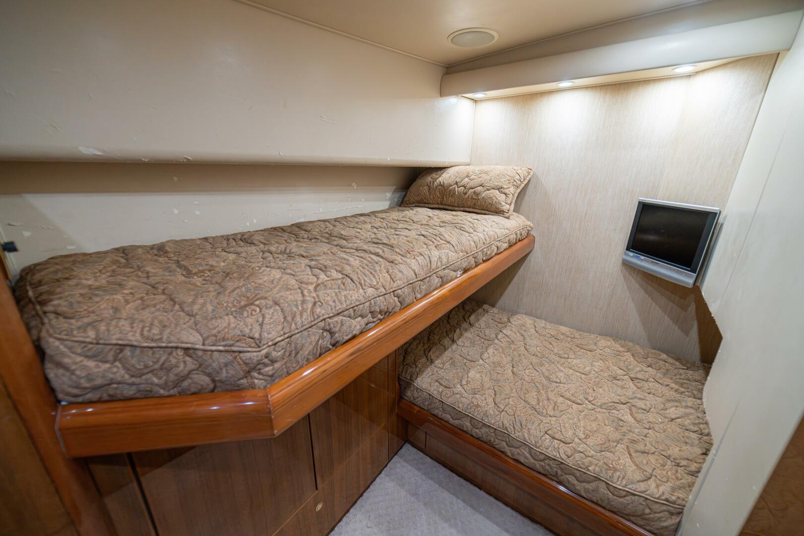 2006 Viking 56 Convertible - Image 49