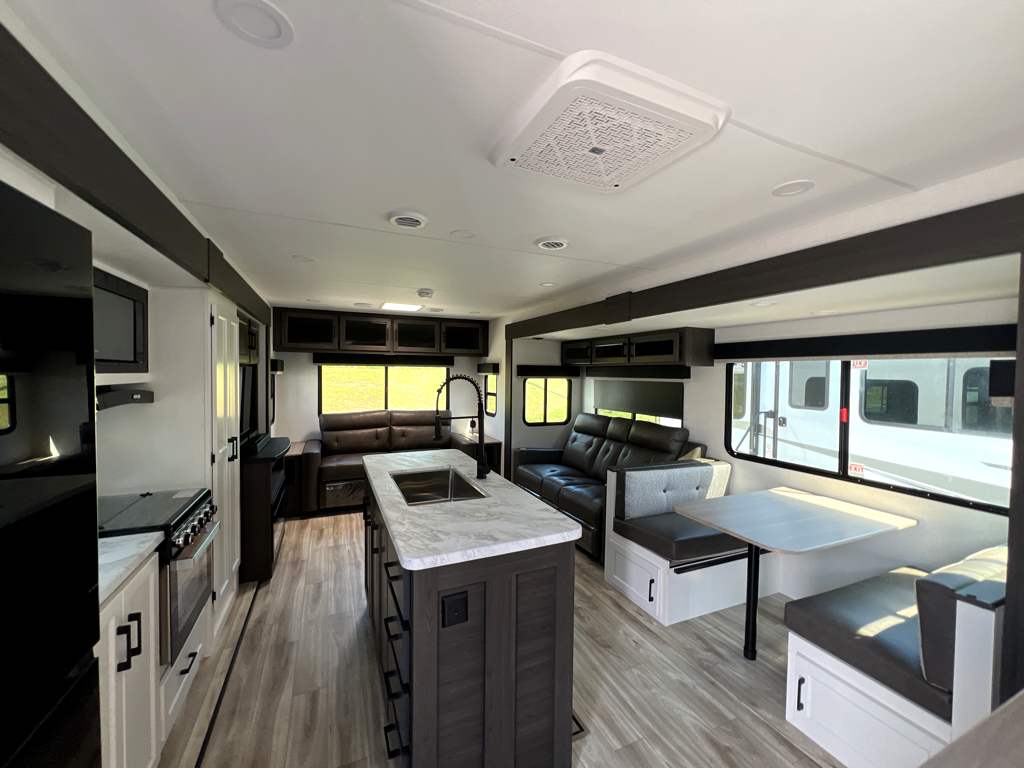2026 VENTURE RV SPORTTREK 312VIK - Image 6
