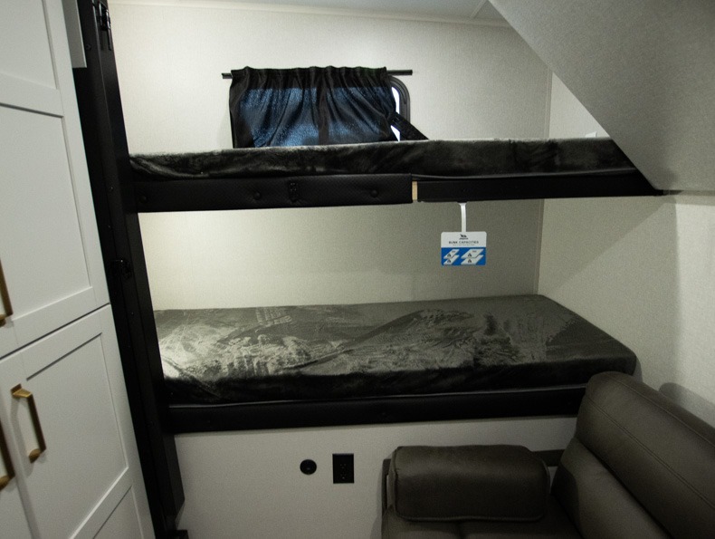 2026 Jayco Eagle HT 31QCD - Image 16