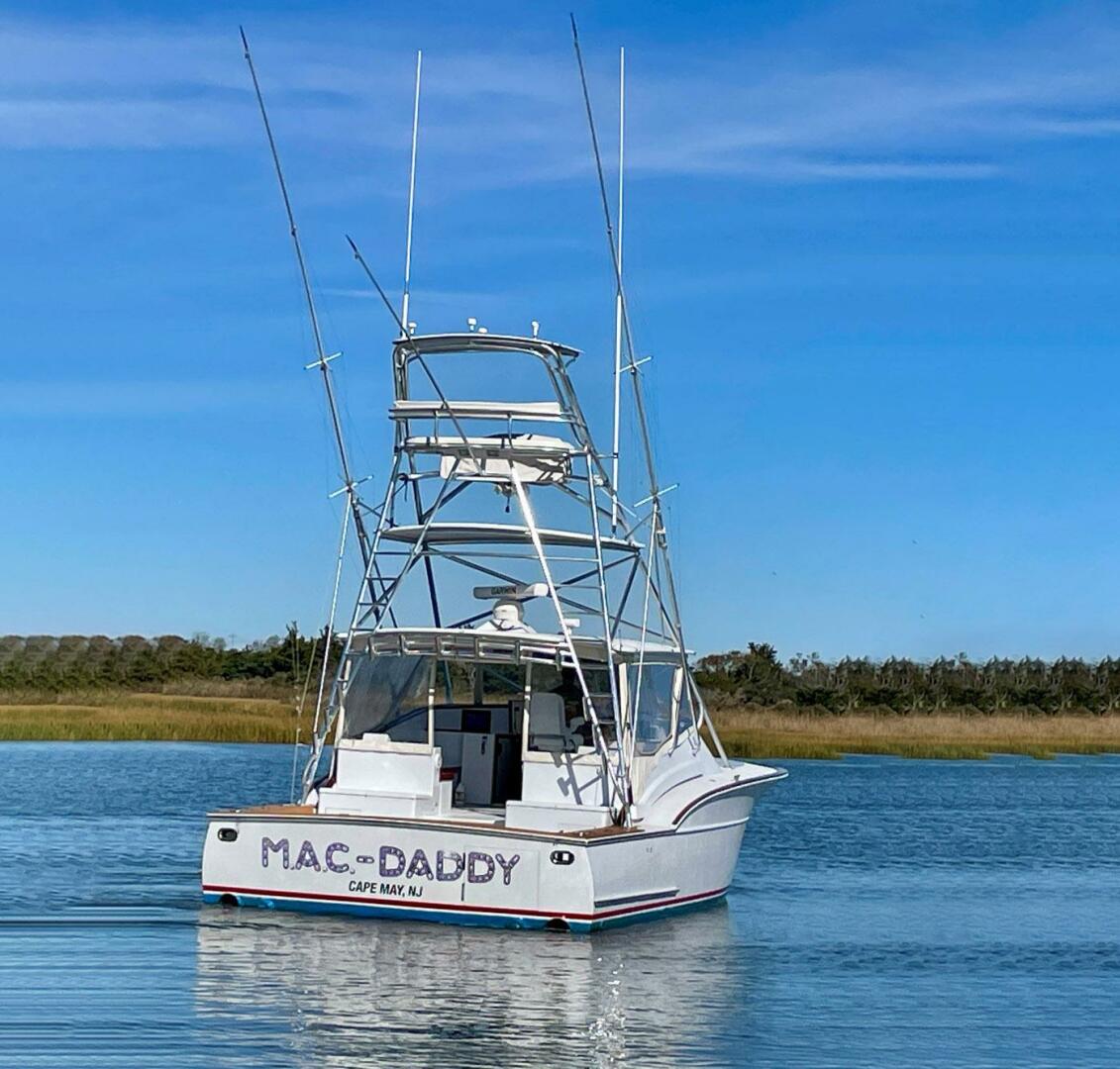 2005 Custom Carolina 40 DeSanti - Image 4
