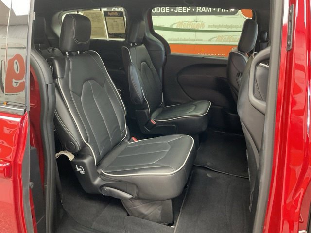 2025 Chrysler Pacifica Limited FWD - Image 24