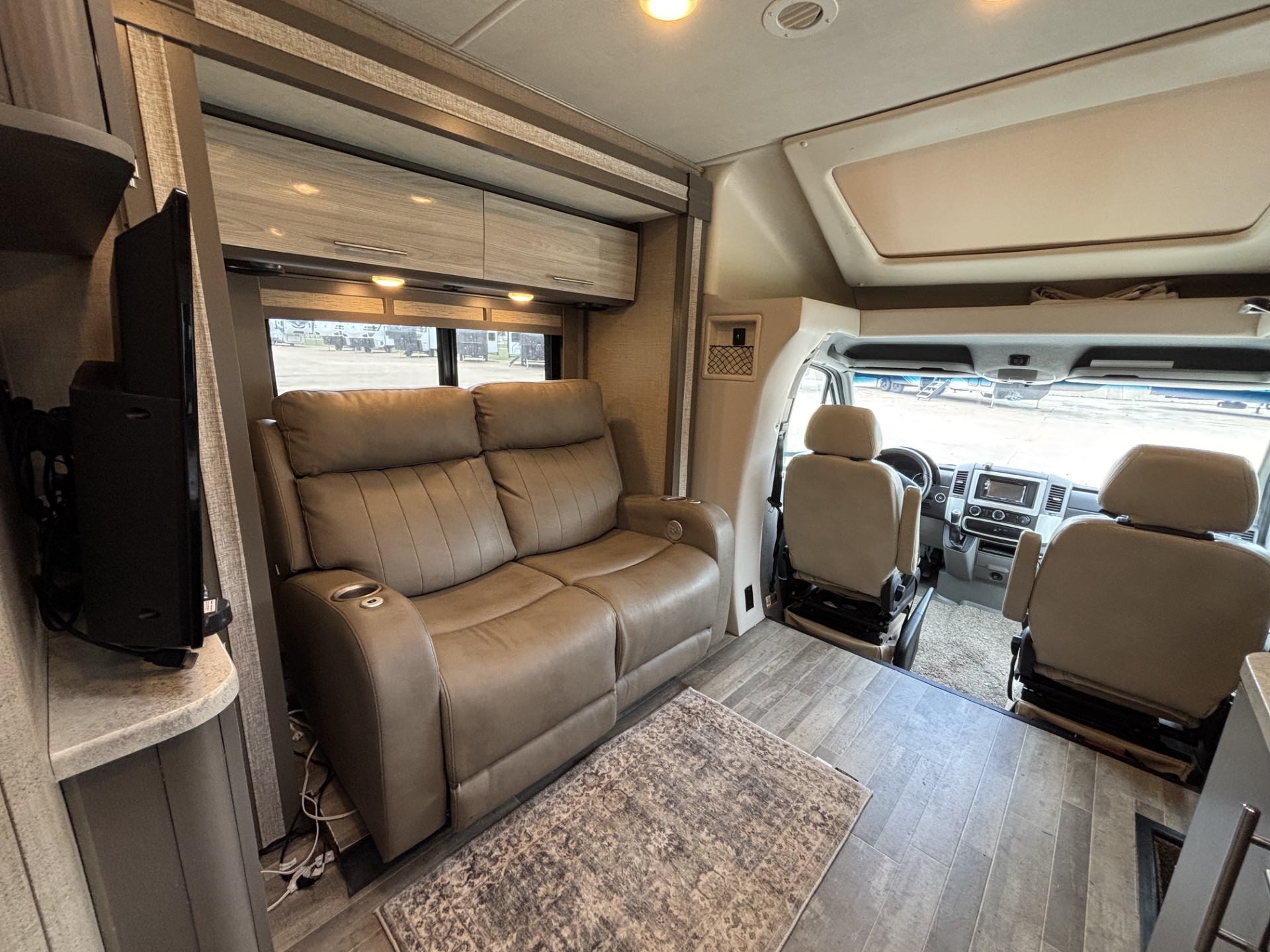 2018 Thor Motor Coach Compass 24TX - Image 14