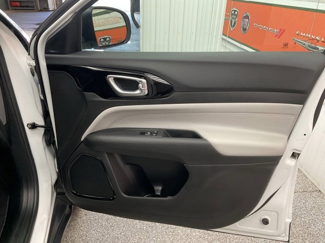 2025 Jeep Compass Limited 4x4 - Image 24