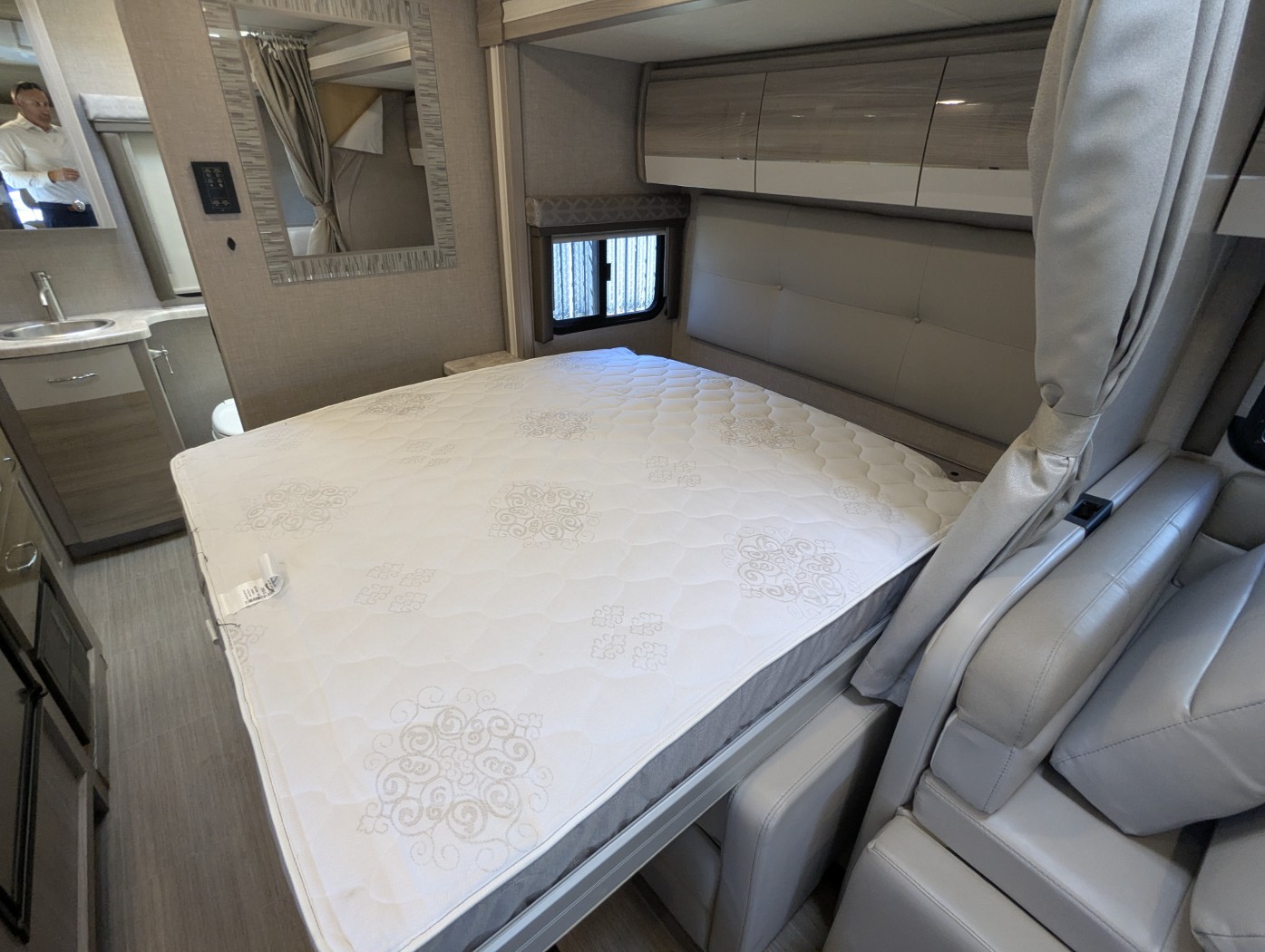 2022 Thor Motor Coach Delano Sprinter 24FB - Image 15