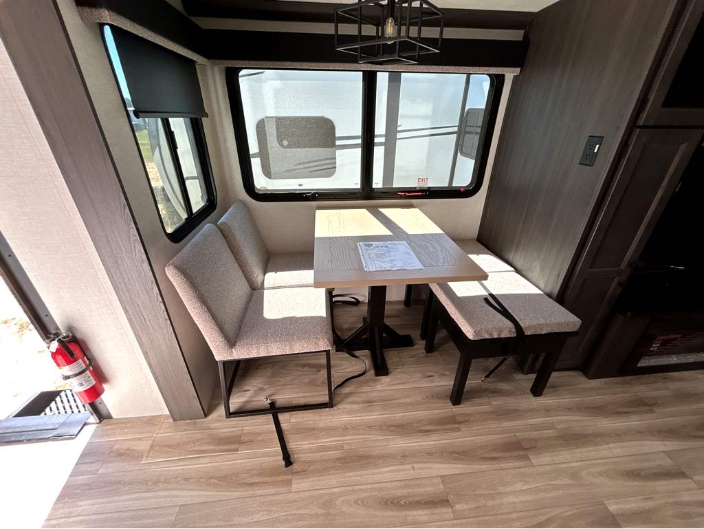 2026 VENTURE RV SPORTTREK 343VIK - Image 14