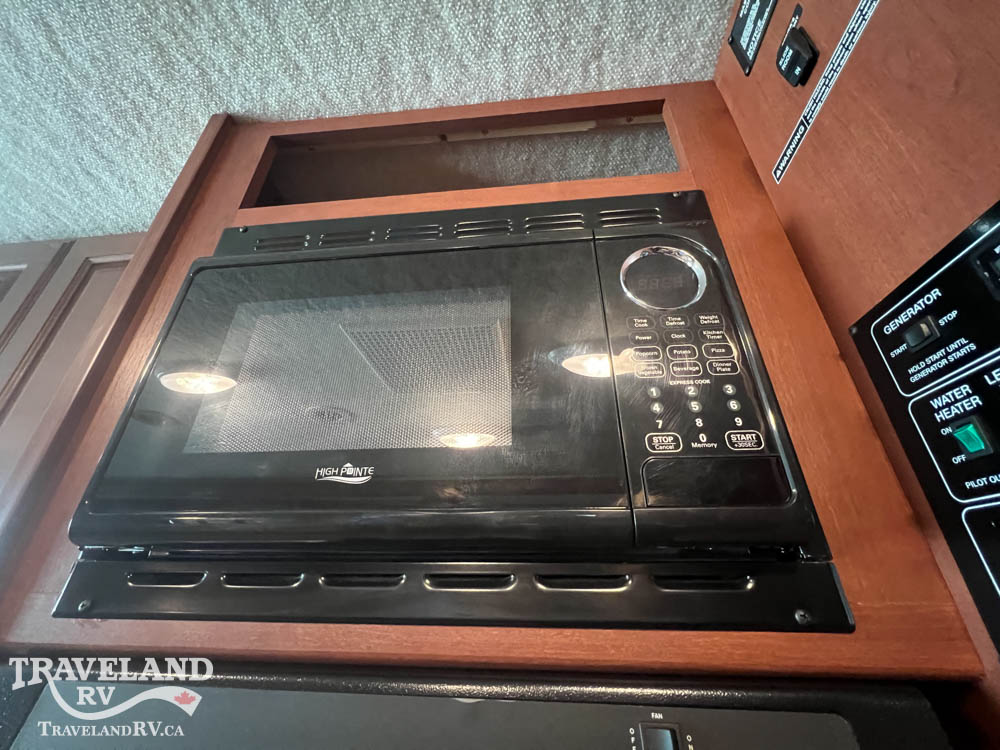 2014 Winnebago Vista 31KE - Image 14