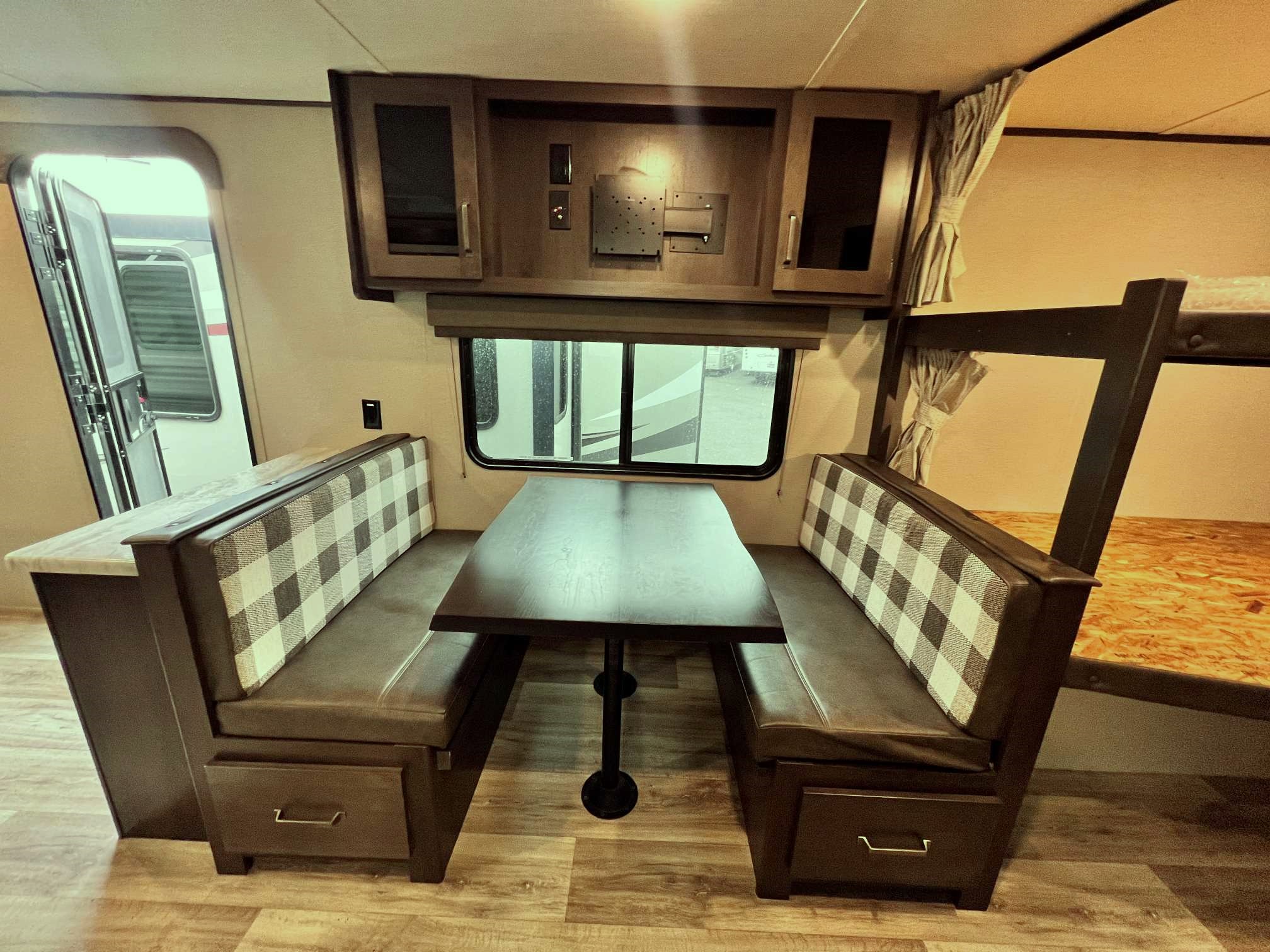 2022 Grand Design Transcend XPLOR 261BH - Image 13