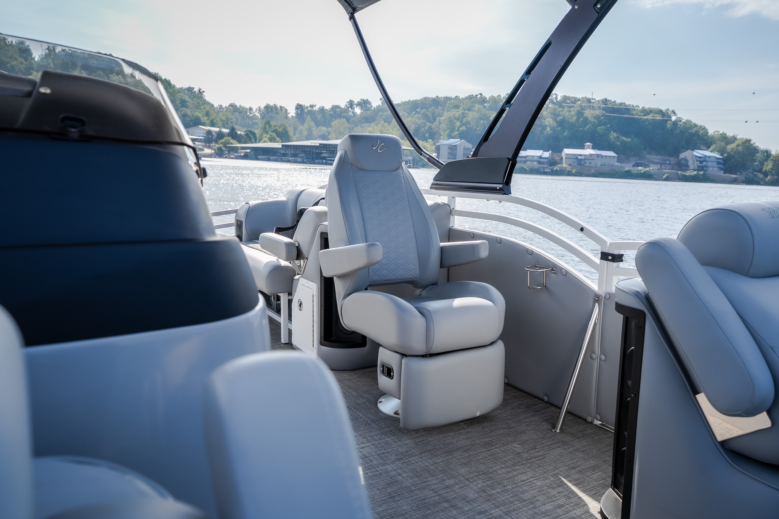 2025 JC Tritoon NepToon 25TT Sport DSL, Bow Chaise Arms - Image 16