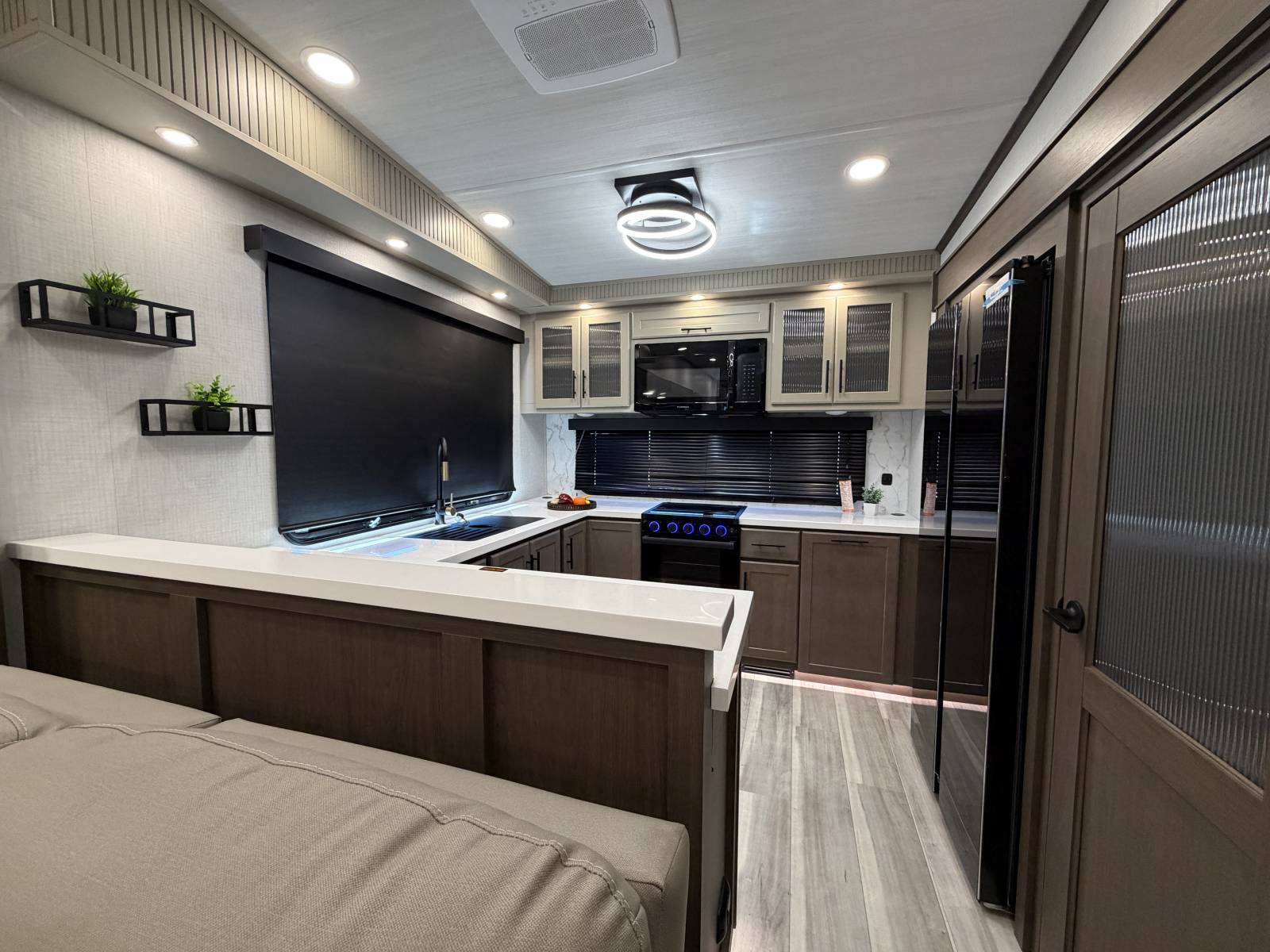 2026 Keystone Cougar Midnight Edition 350LLK - Image 12