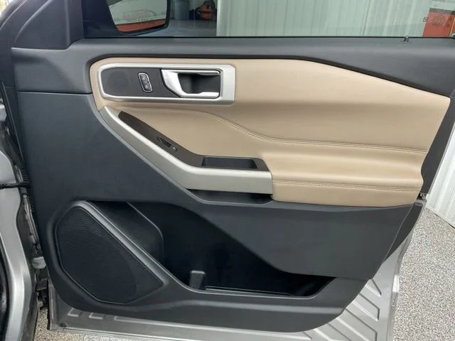 2021 Ford Explorer Utility 4D XLT 4WD - Image 27