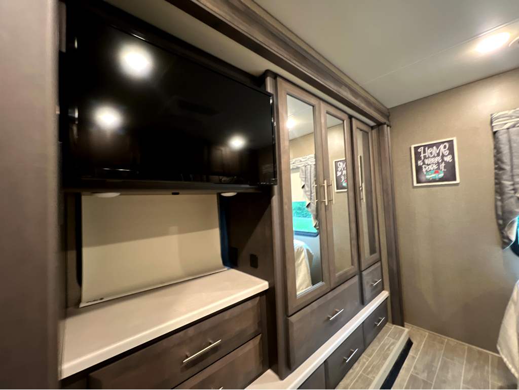 2022 THOR MOTOR COACH MIRAMAR 35.2 - Image 25
