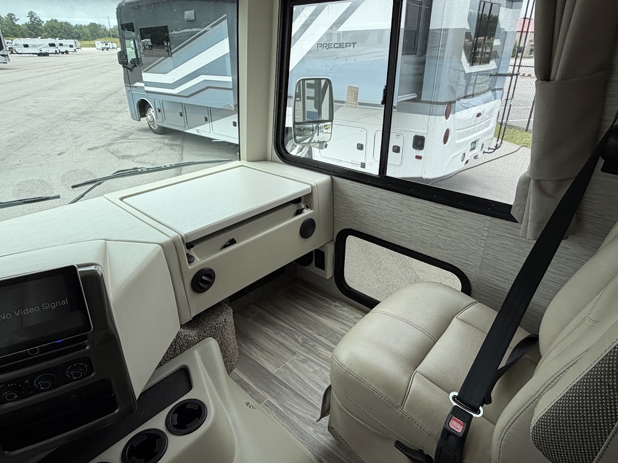 2023 THOR MOTOR COACH ACE 32B - Image 11