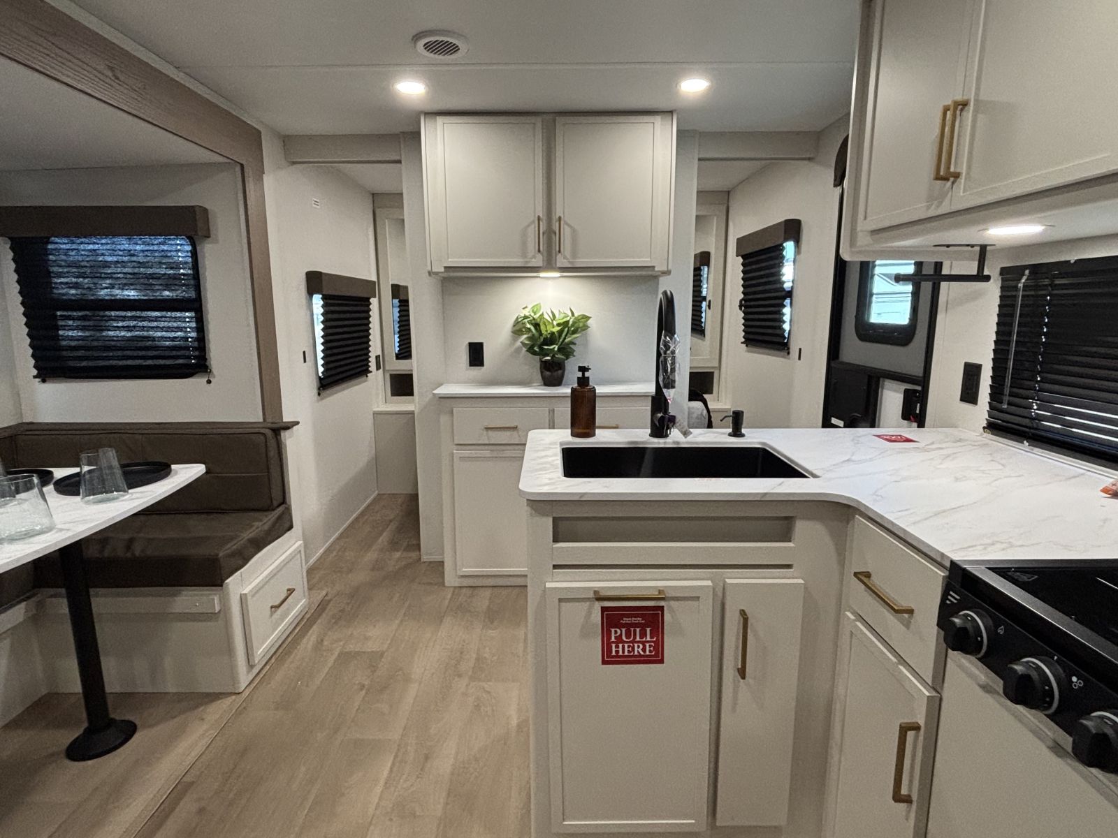 2026 Grand Design Transcend XPLOR 27DBX - Image 17