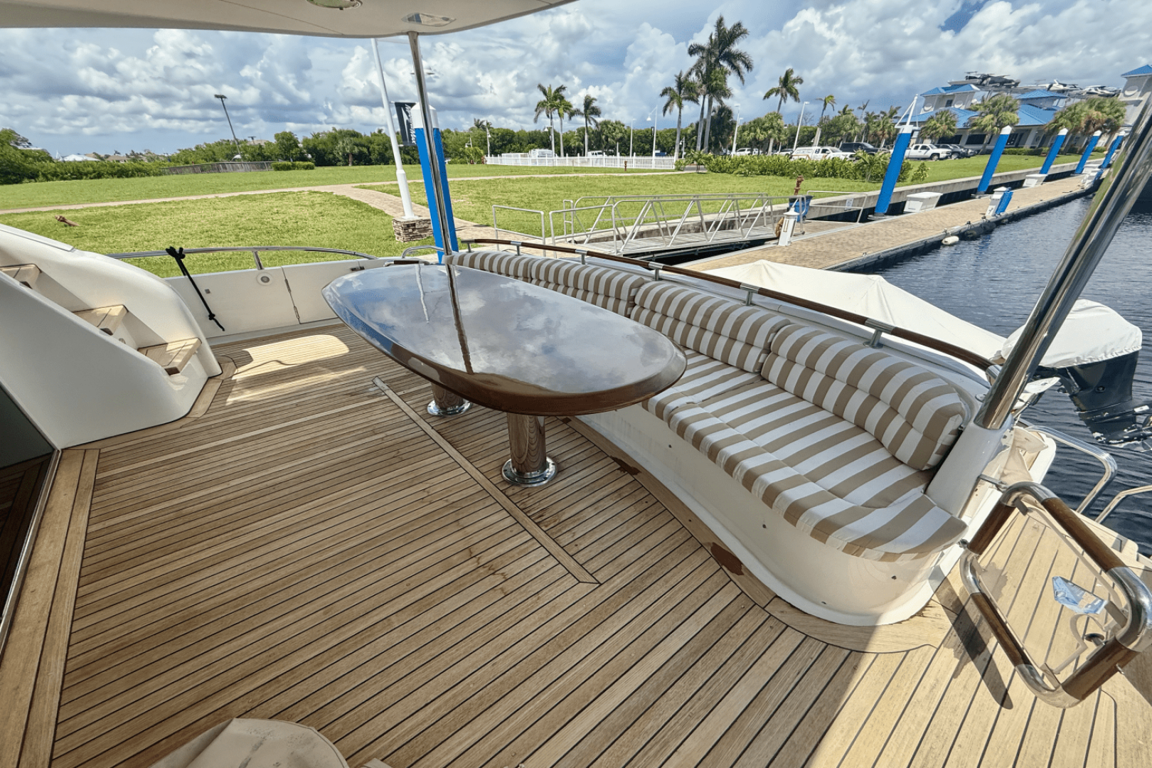 2005 68 FLYBRIDGE - Image 7