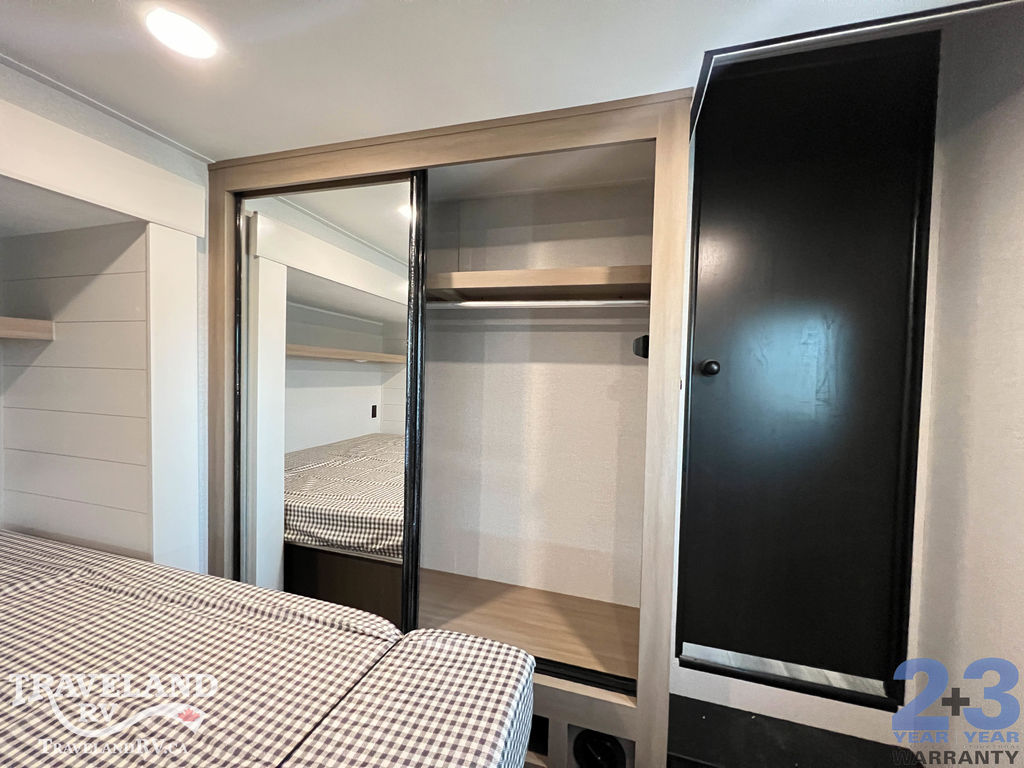 2026 Jayco Jay Flight Bungalow 401LOFTDS - Image 37