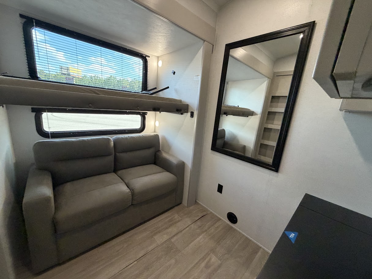 2027 JAYCO NORTH POINT 361RLBH - Image 46