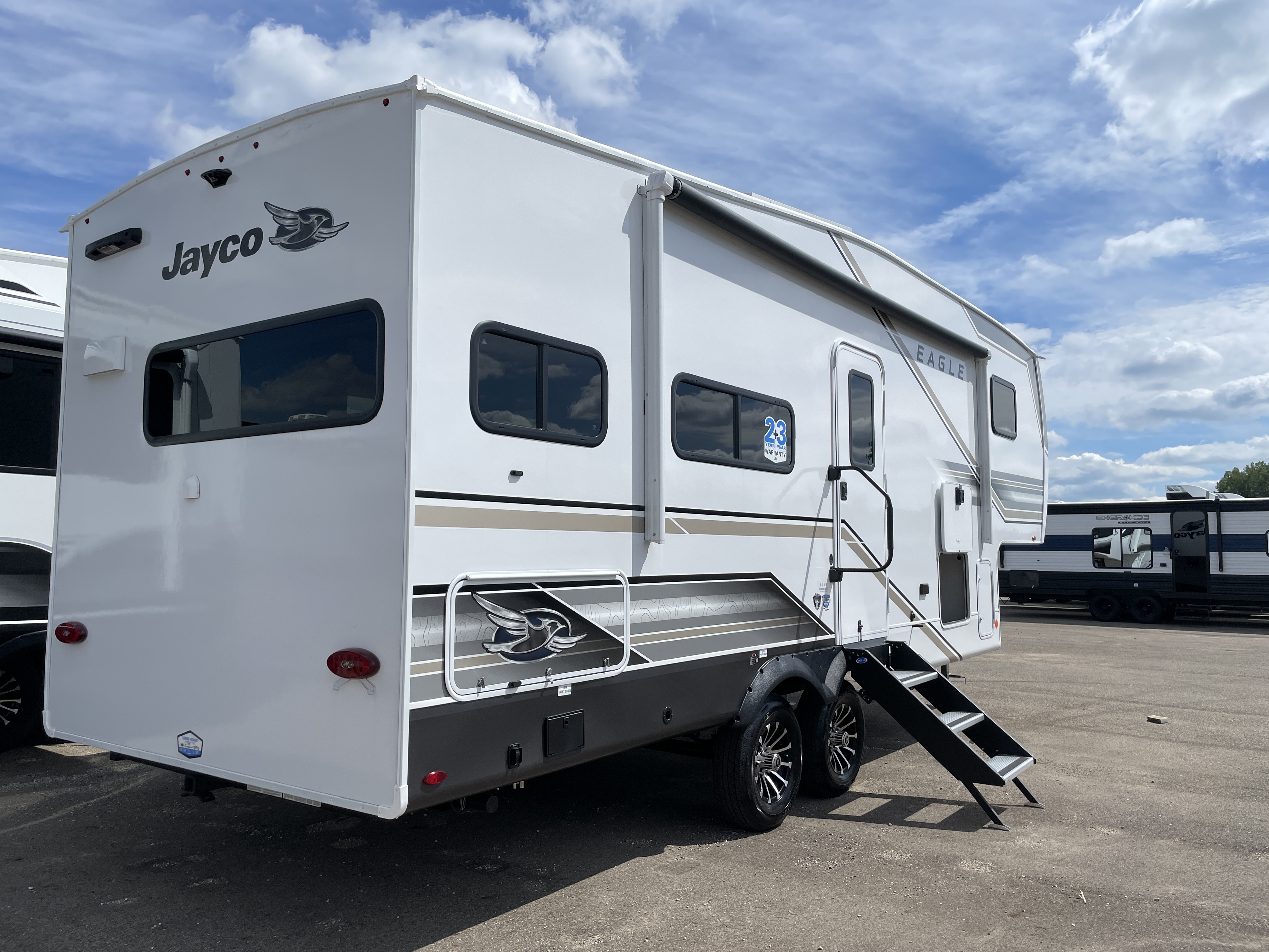 2027 Jayco Eagle SLE 24MLE - Image 3