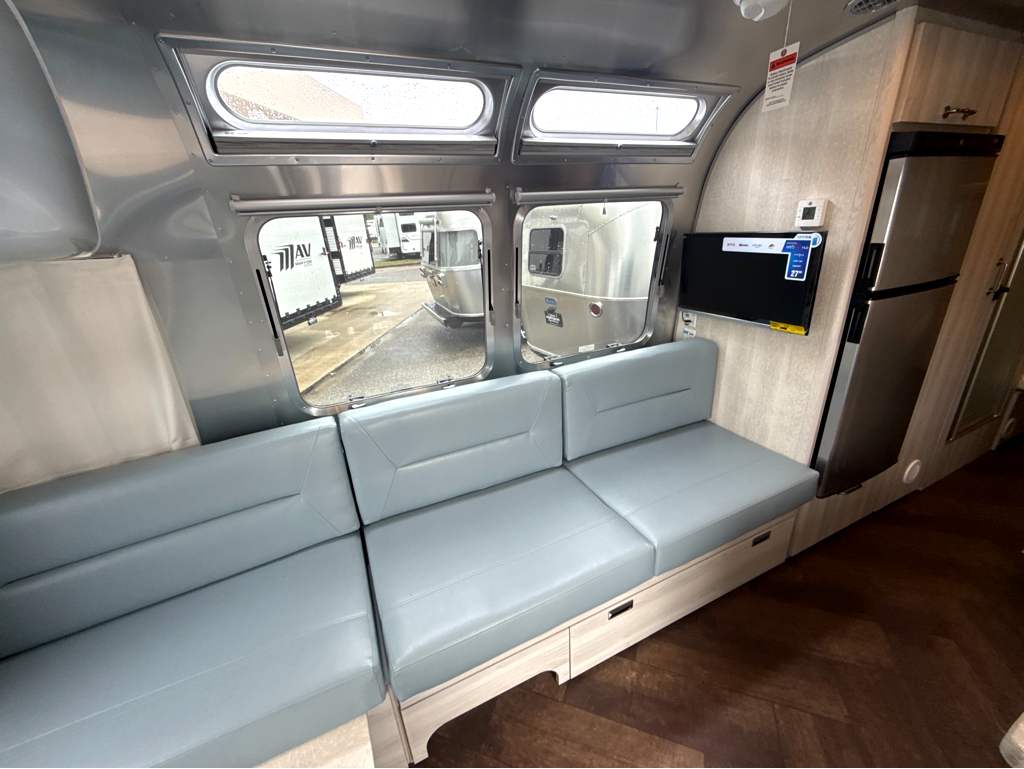 2026 Airstream International 25FB - Image 12