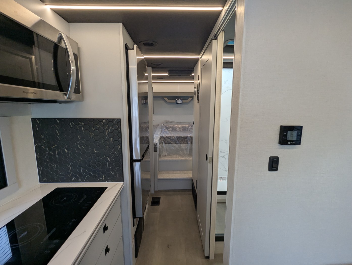 2026 Coachmen Euro 25TB - Image 17