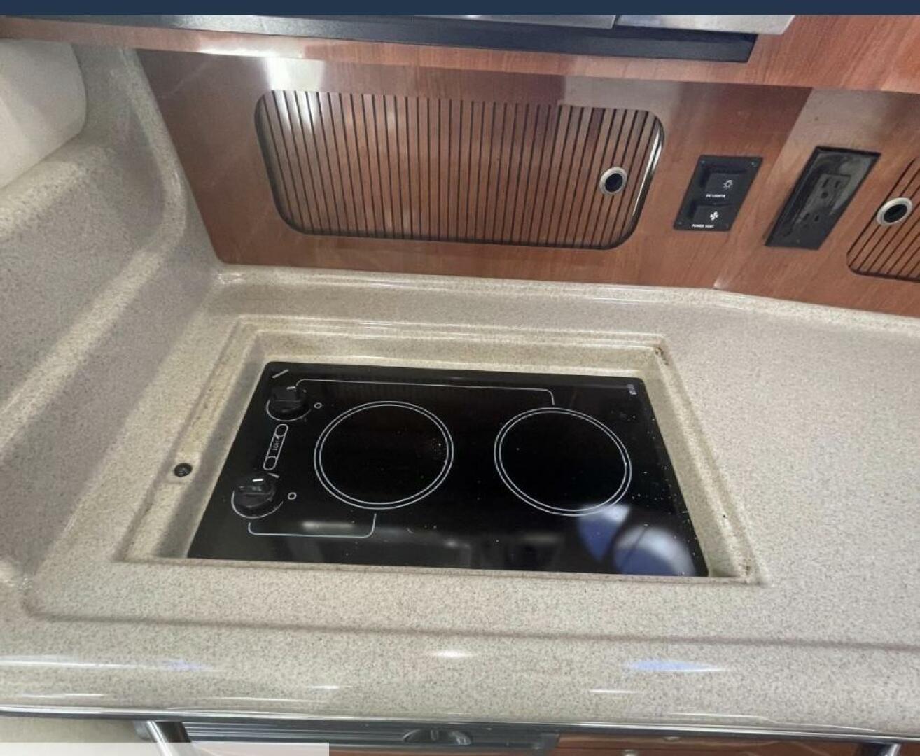 2007 Sea Ray 320 Sundancer - Image 15