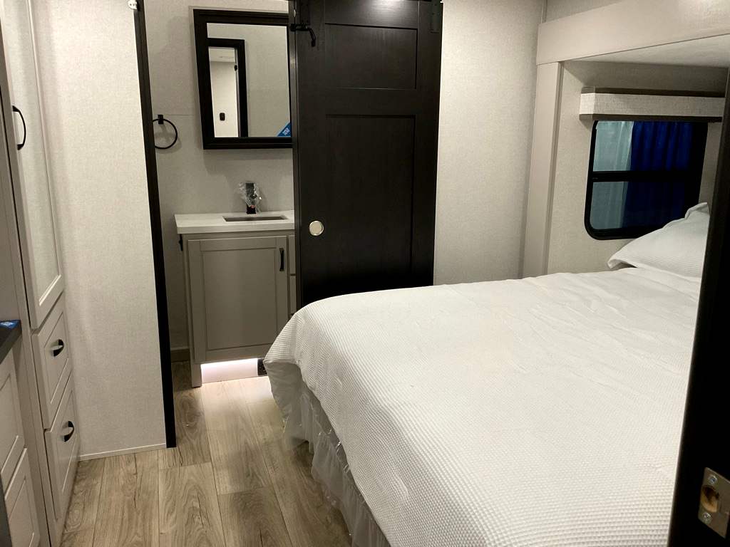 2026 JAYCO NORTH POINT 395 DSDB - Image 24